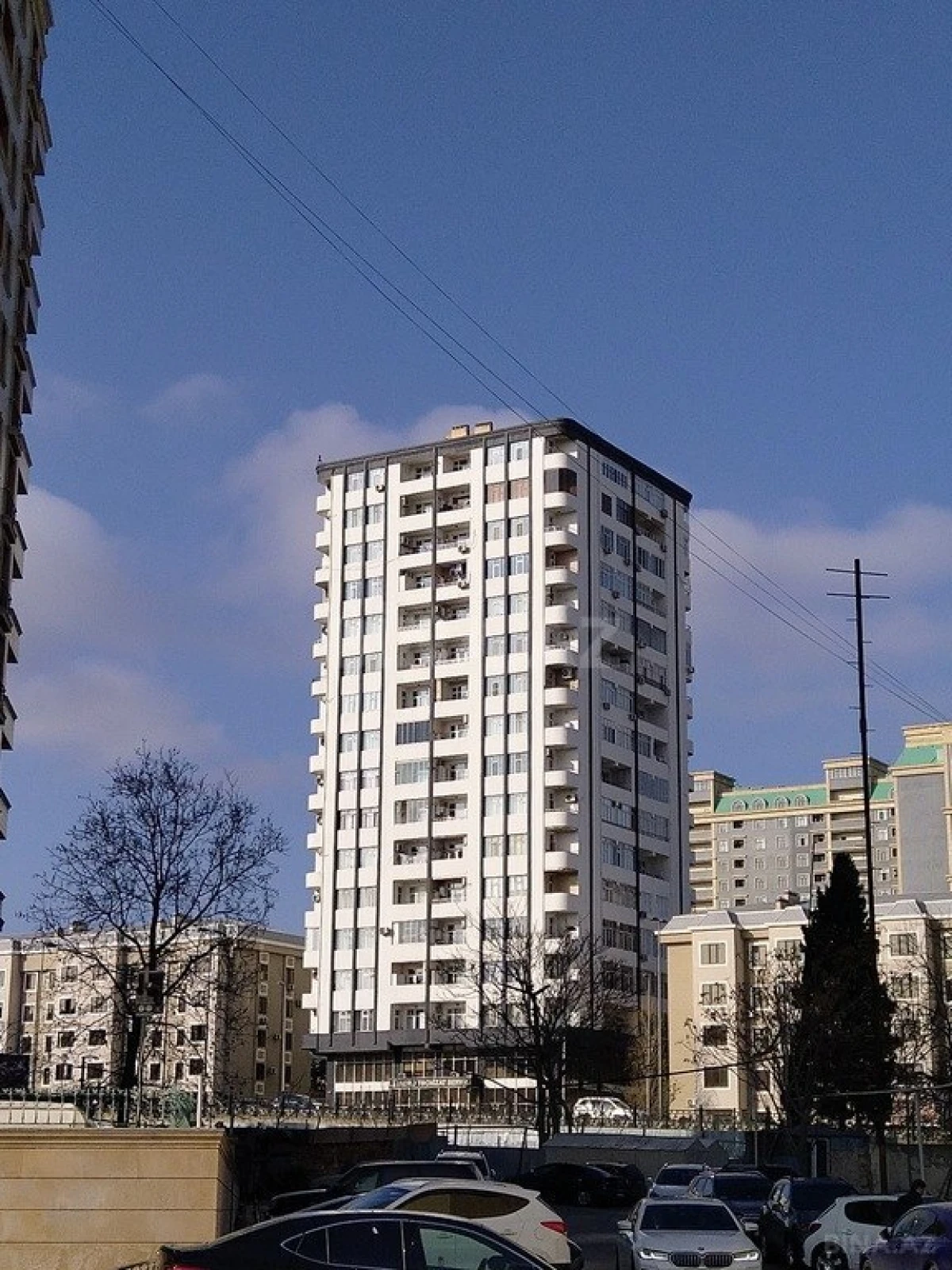 Satılır 4 otaqlı mənzil 132 m²