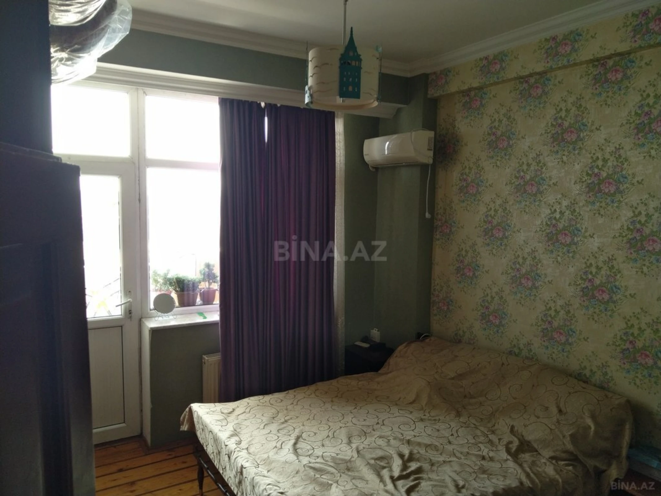 Satılır 4 otaqlı mənzil 132 m²