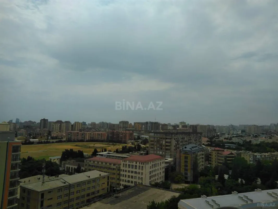 Satılır 4 otaqlı mənzil 132 m²