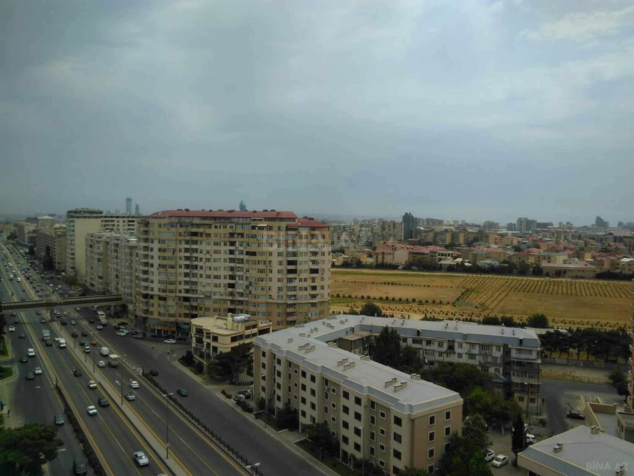 Satılır 4 otaqlı mənzil 132 m²