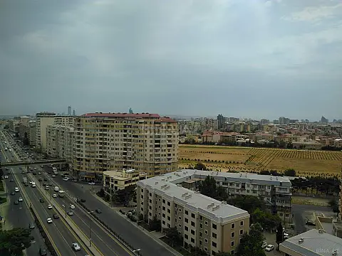 Satılır 4 otaqlı mənzil 132 m²