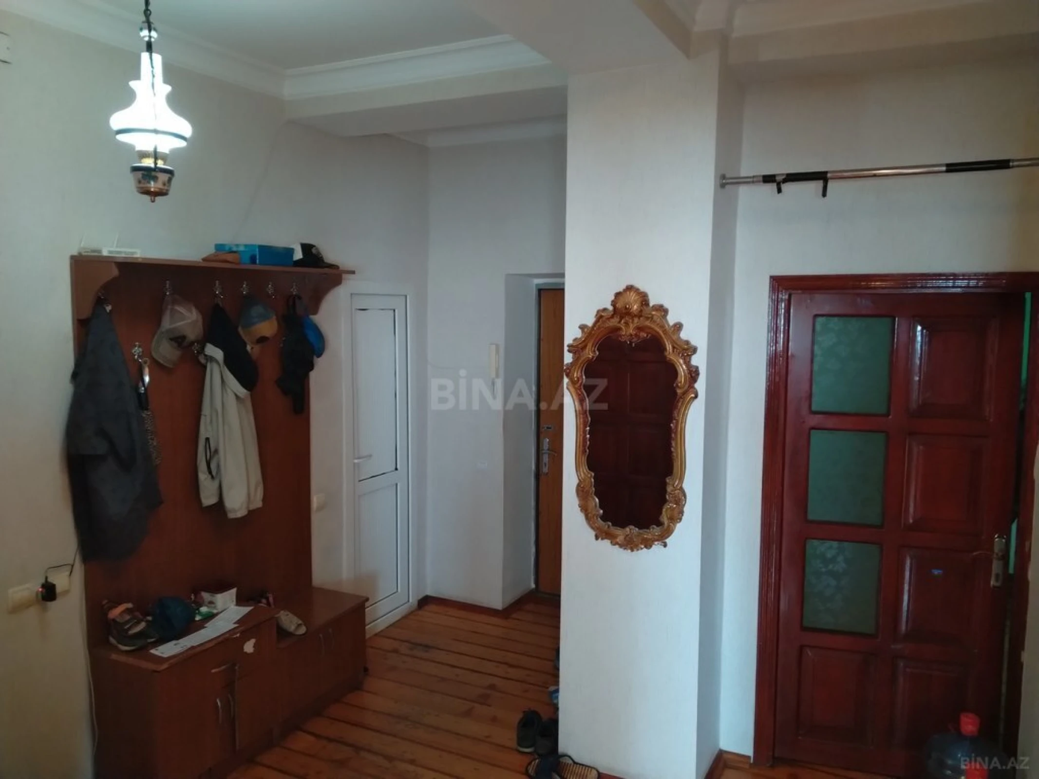 Satılır 4 otaqlı mənzil 132 m²