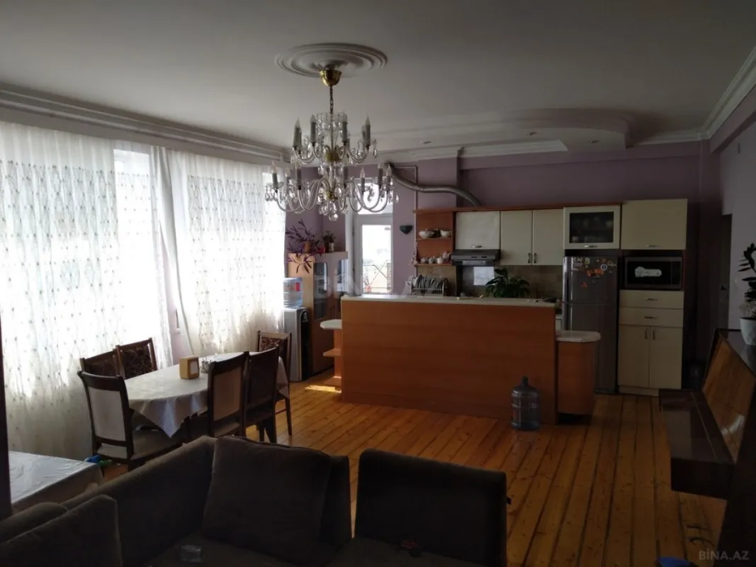 Satılır 4 otaqlı mənzil 132 m²