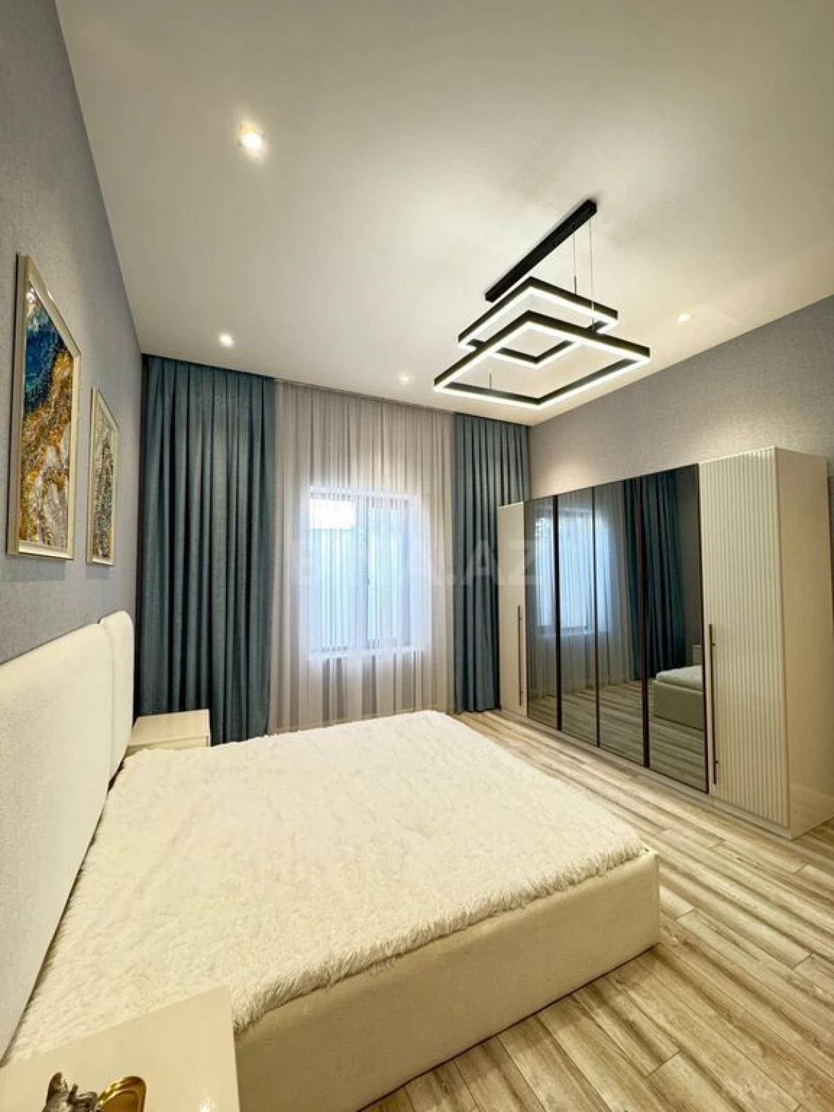 Satılır 5 otaqlı həyət evi 220 m²