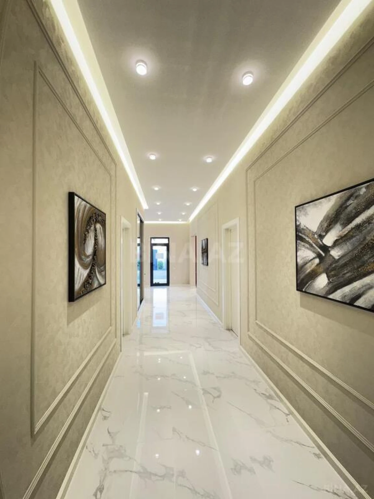 Satılır 5 otaqlı həyət evi 220 m²