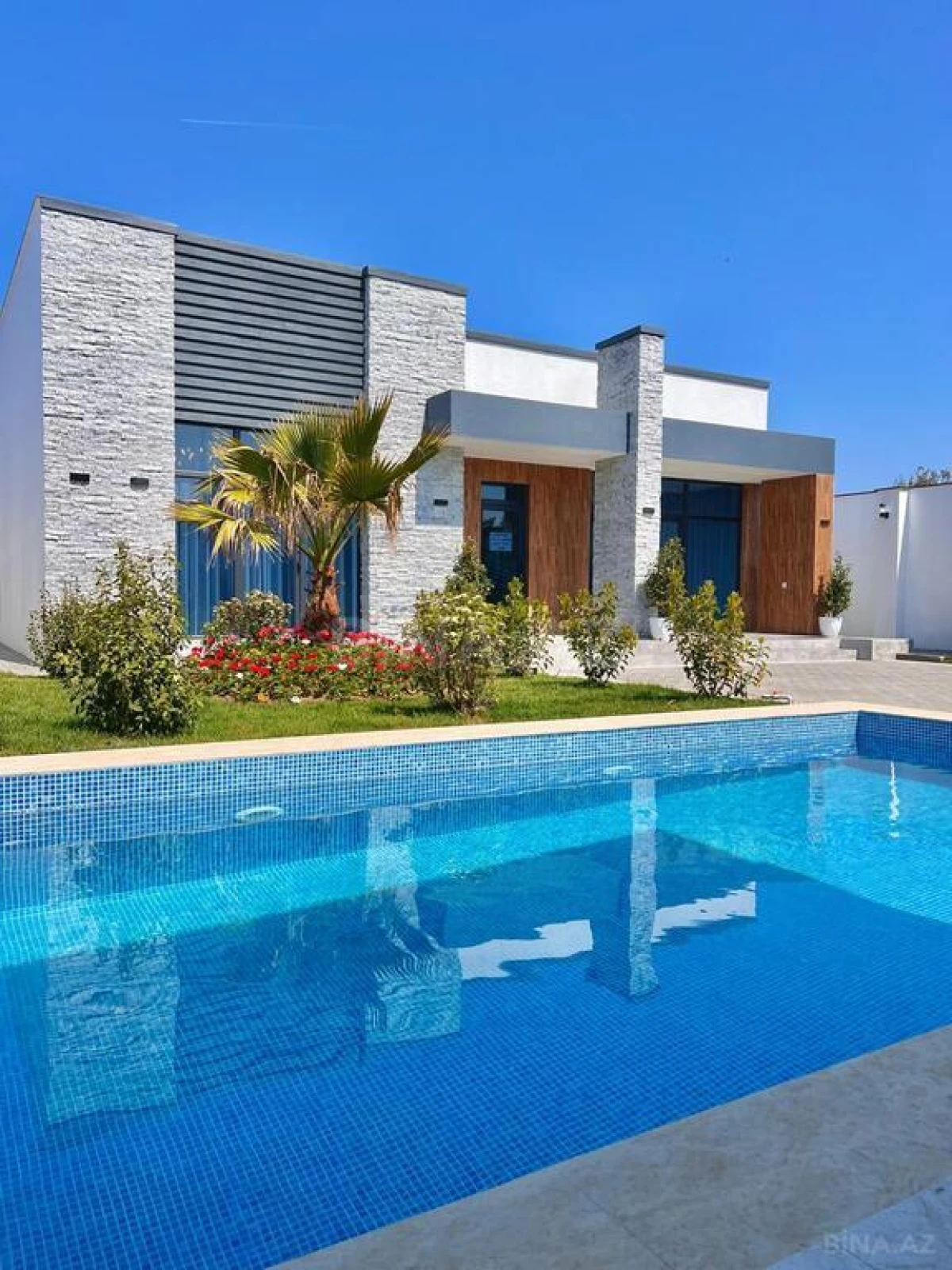 Satılır 5 otaqlı həyət evi 220 m²