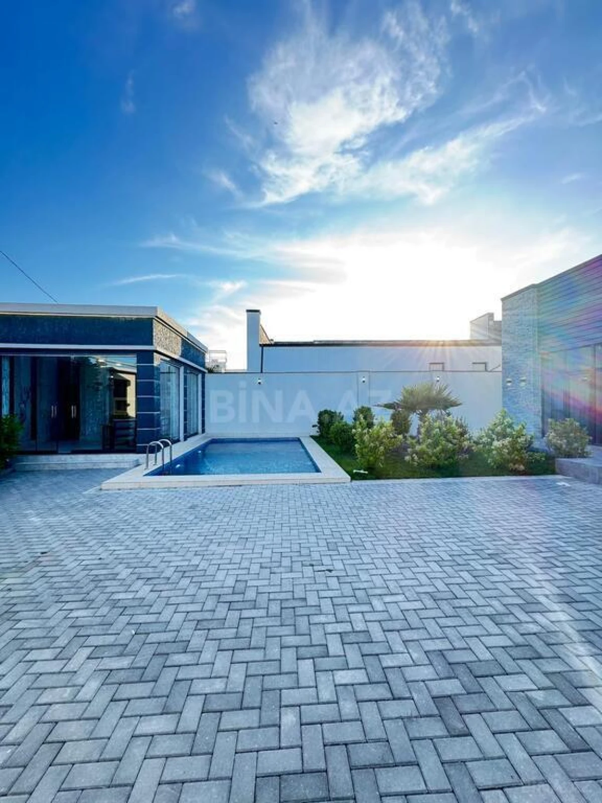 Satılır 5 otaqlı həyət evi 220 m²