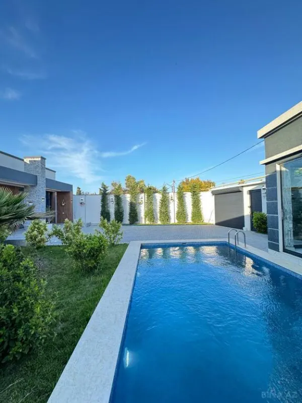 Satılır 5 otaqlı həyət evi 220 m²