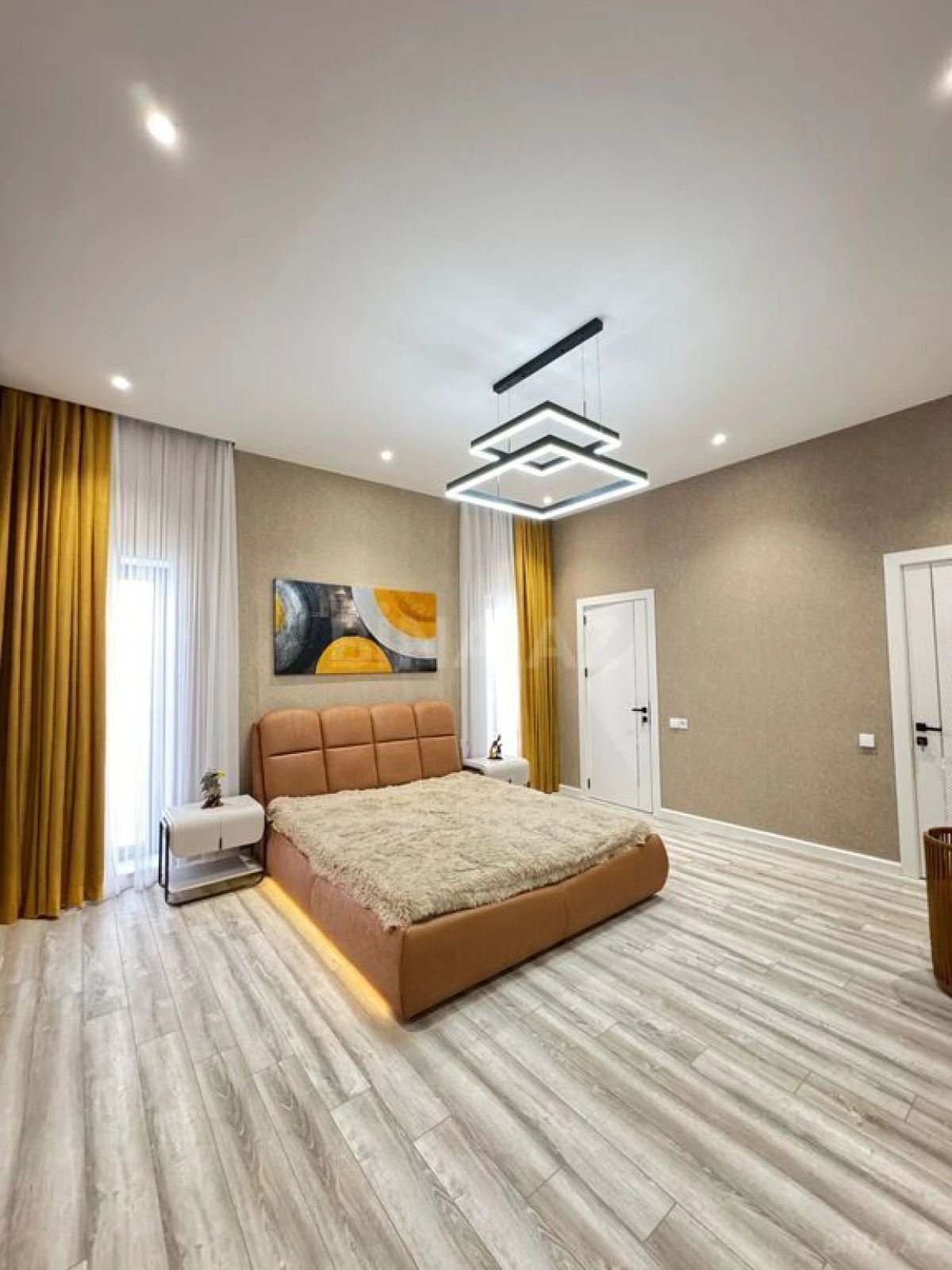 Satılır 5 otaqlı həyət evi 220 m²