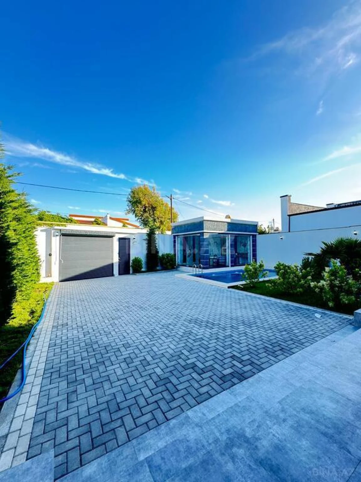 Satılır 5 otaqlı həyət evi 220 m²