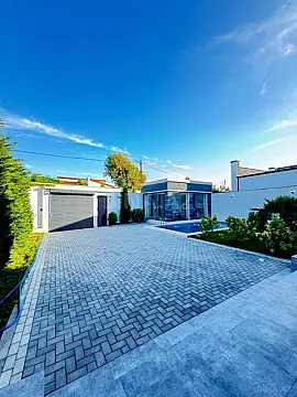 Satılır 5 otaqlı həyət evi 220 m²