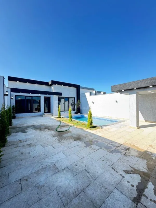 Satılır 4 otaqlı həyət evi 150 m²