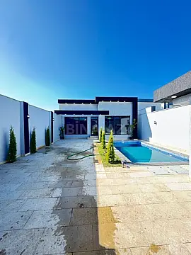 Satılır 4 otaqlı həyət evi 150 m²