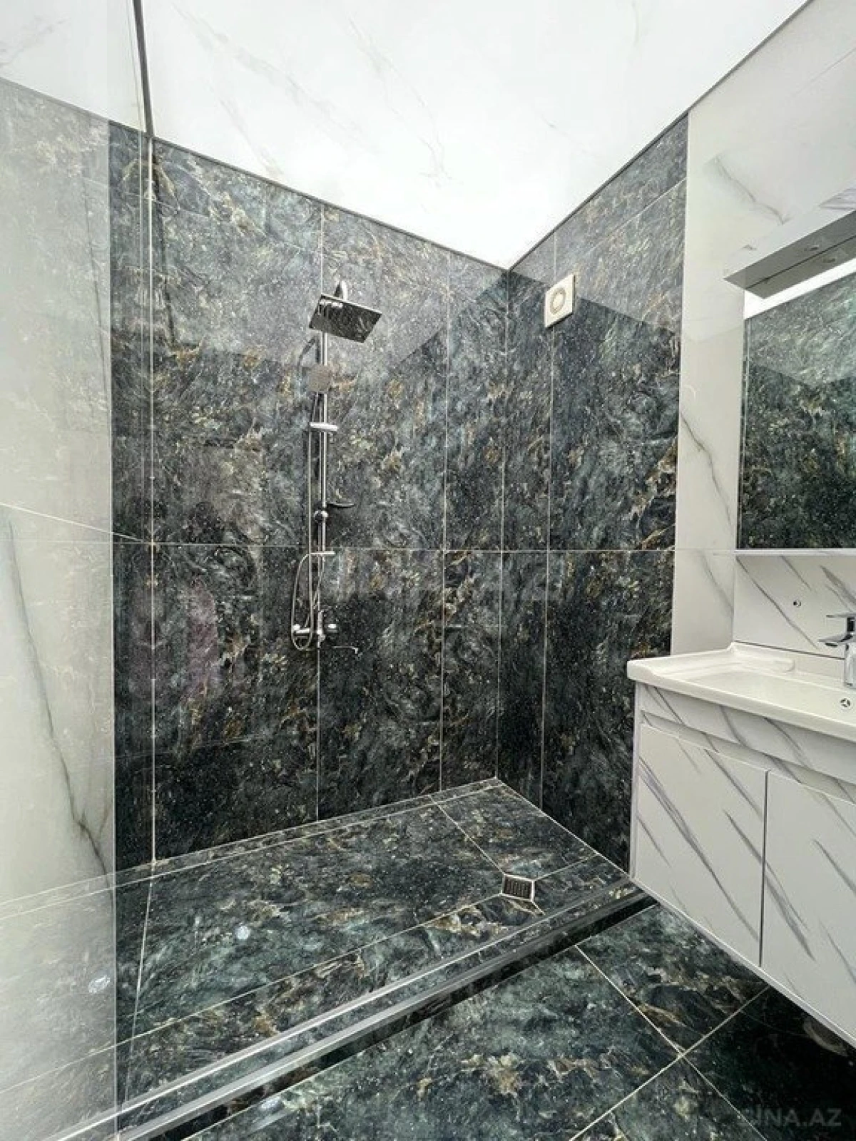 Satılır 2 otaqlı mənzil 56 m²