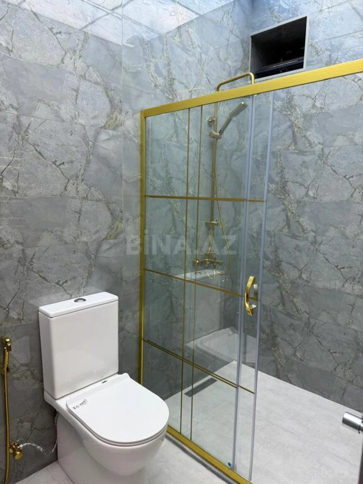 Kirayə verilir 4 otaqlı həyət evi 240 m²