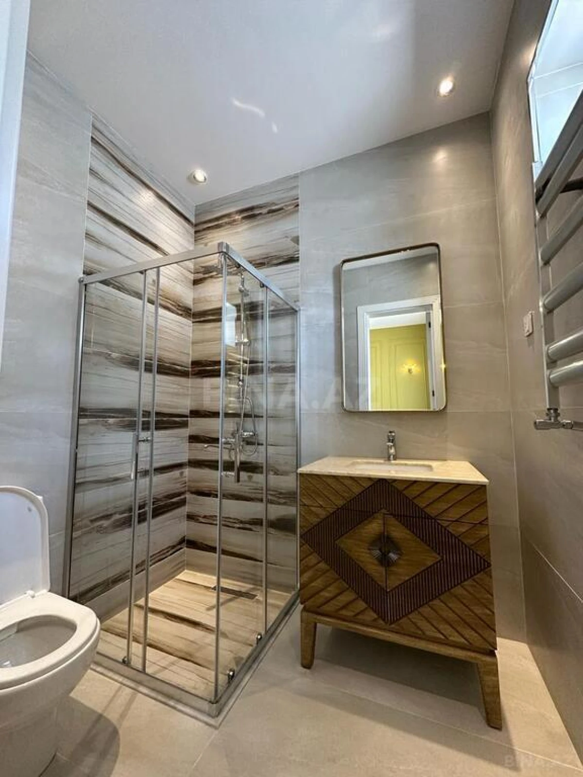 Kirayə verilir 4 otaqlı həyət evi 240 m²