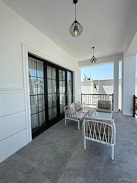 Kirayə verilir 4 otaqlı həyət evi 240 m²