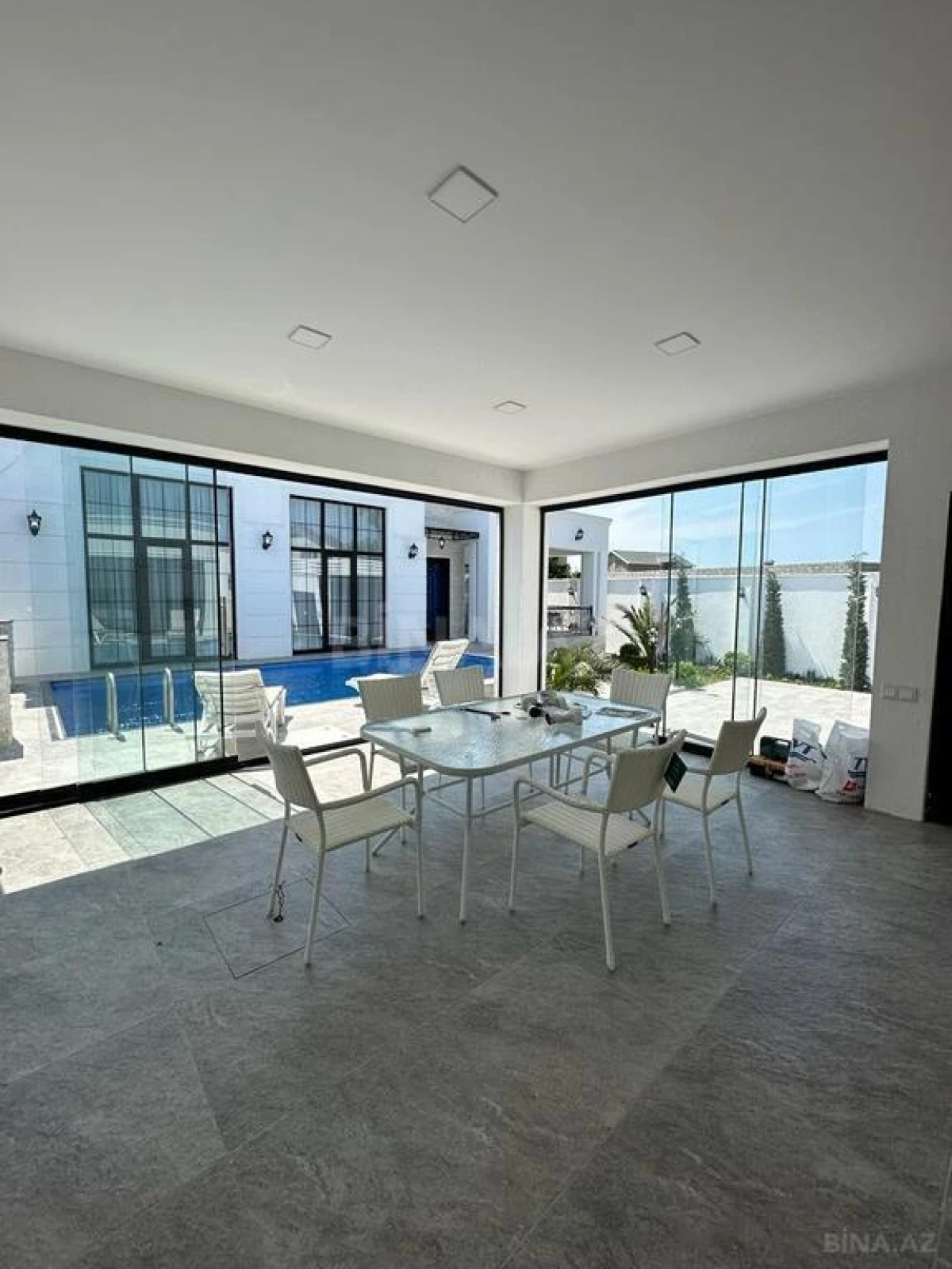 Kirayə verilir 4 otaqlı həyət evi 240 m²