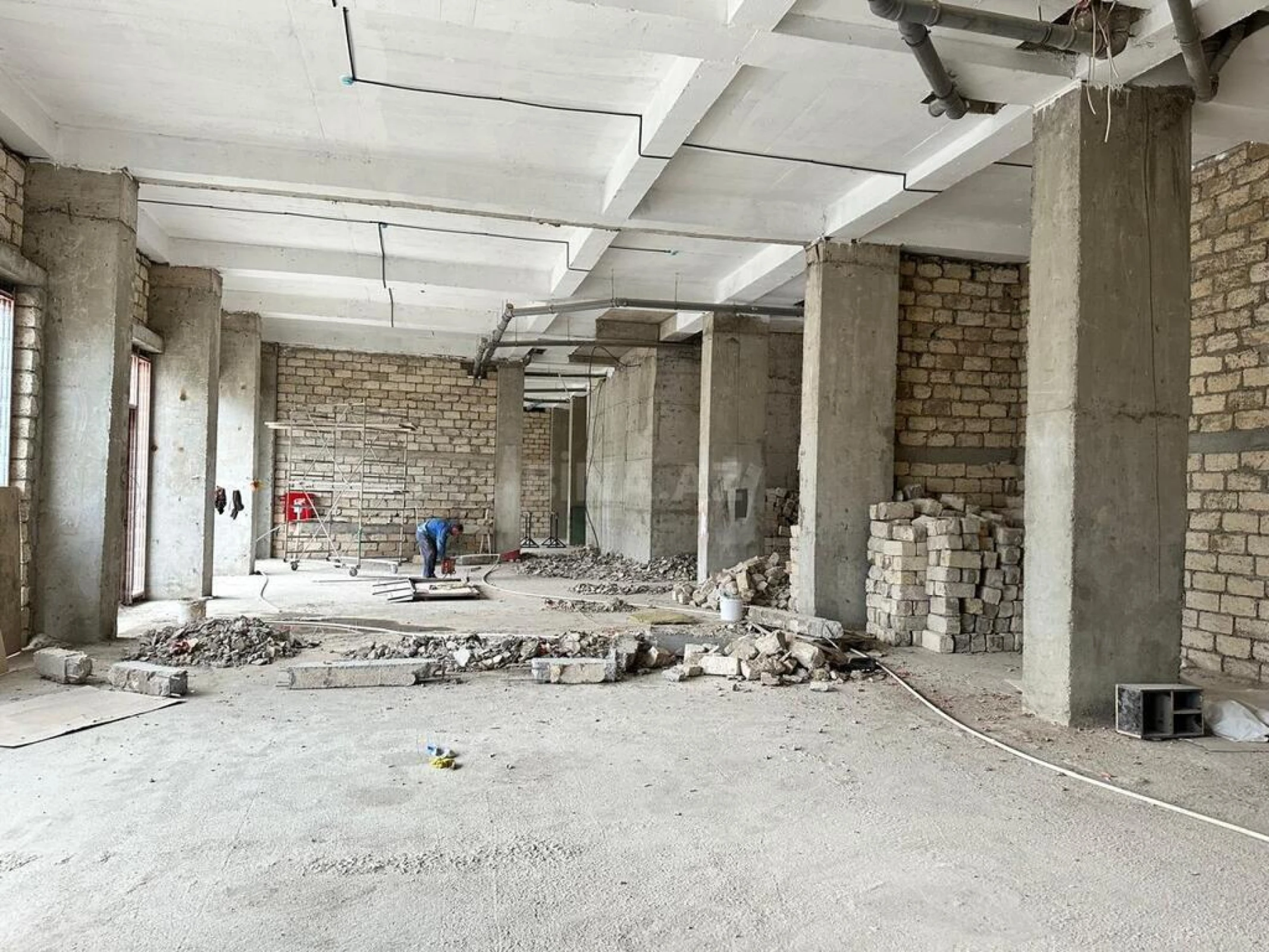 Kirayə verilir obyekt 365 m²