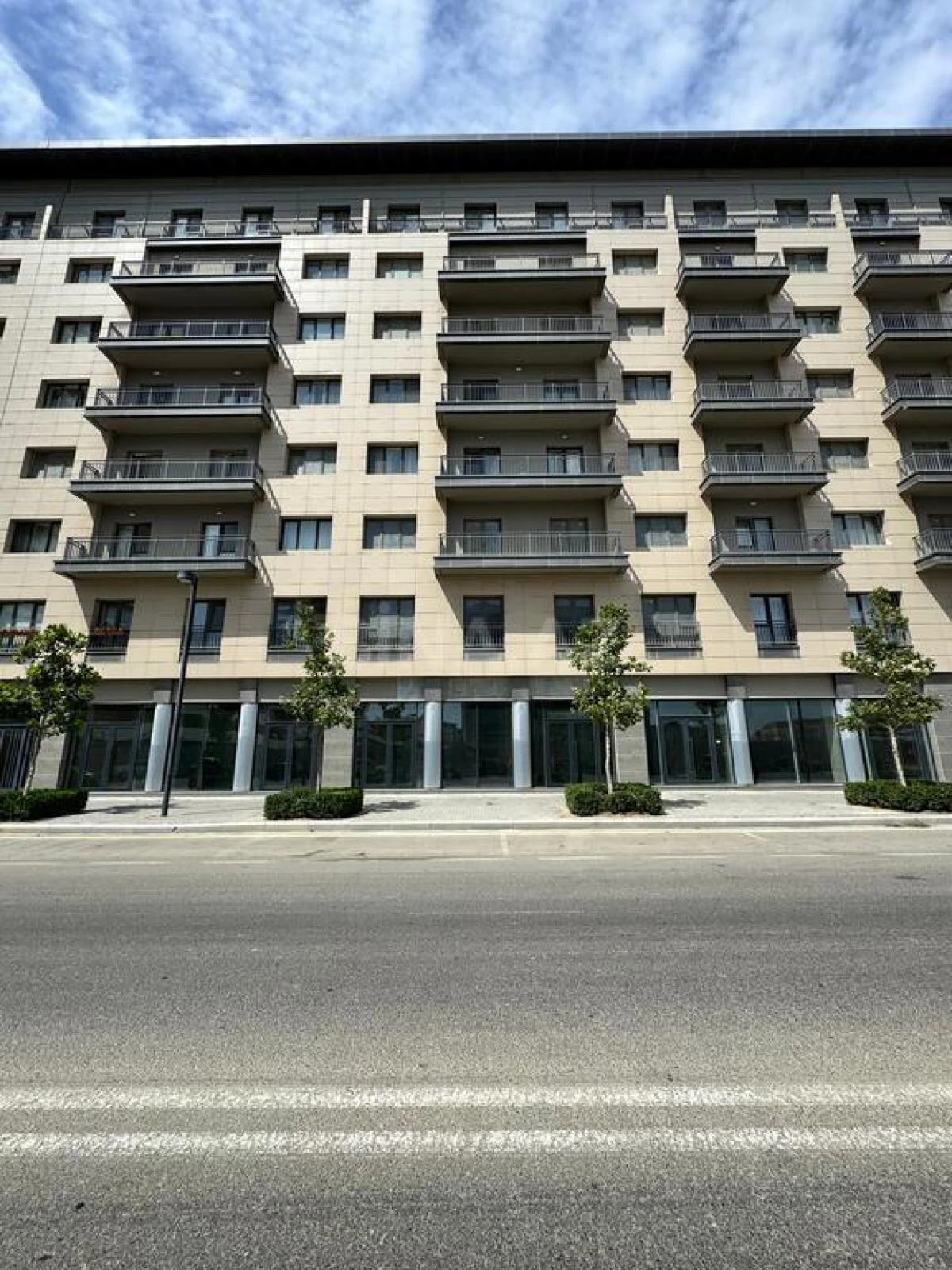 Kirayə verilir obyekt 365 m²