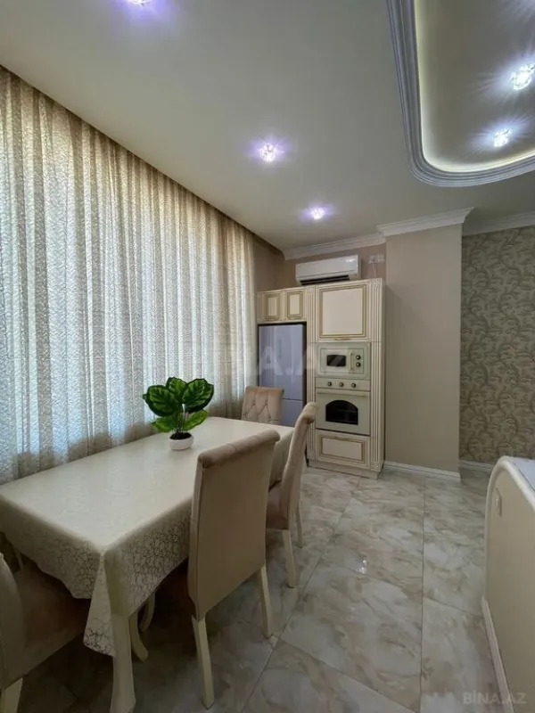 Kirayə verilir 4 otaqlı mənzil 160 m²