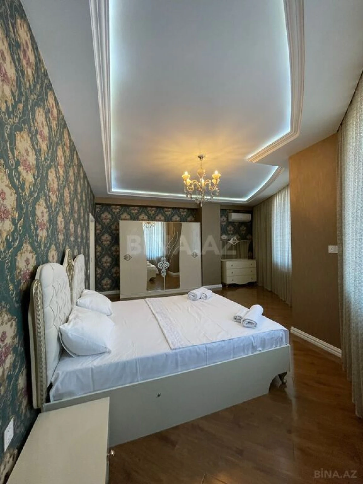 Kirayə verilir 4 otaqlı mənzil 160 m²
