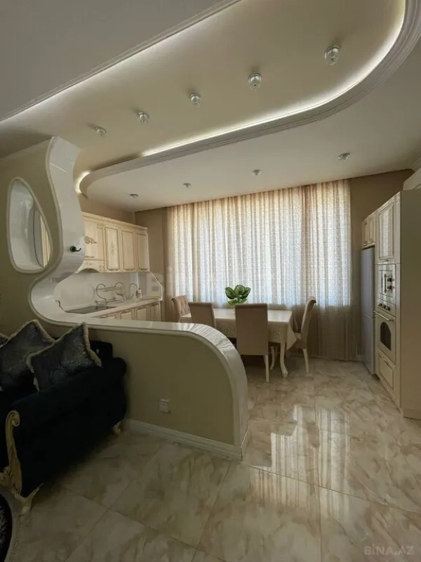 Kirayə verilir 4 otaqlı mənzil 160 m²