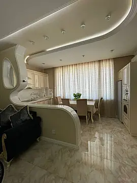 Kirayə verilir 4 otaqlı mənzil 160 m²