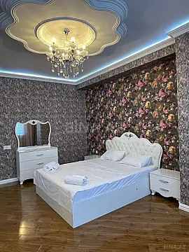 Kirayə verilir 4 otaqlı mənzil 160 m²
