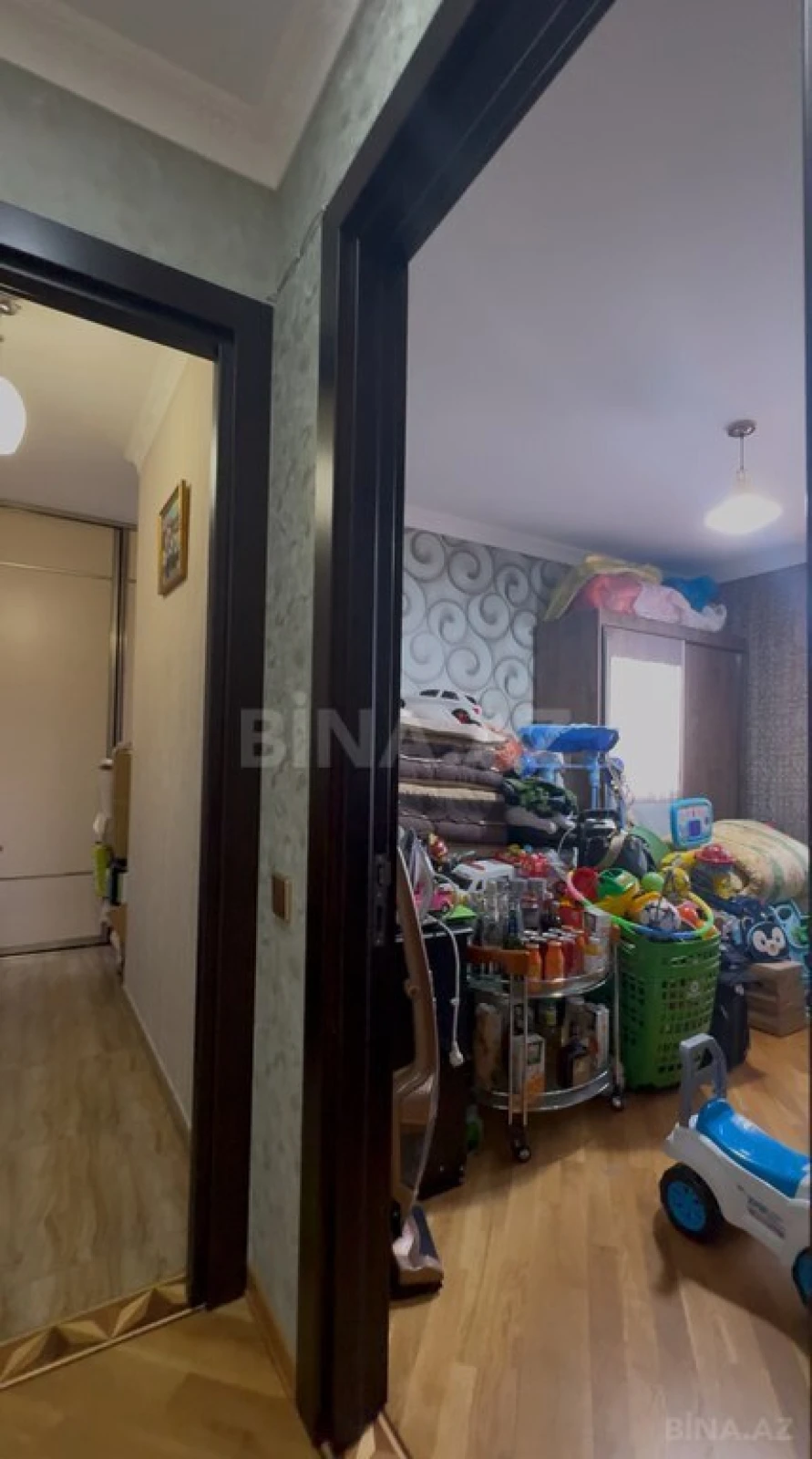 Satılır 4 otaqlı mənzil 217 m²