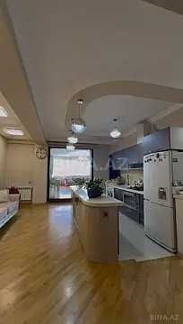 Satılır 4 otaqlı mənzil 217 m²