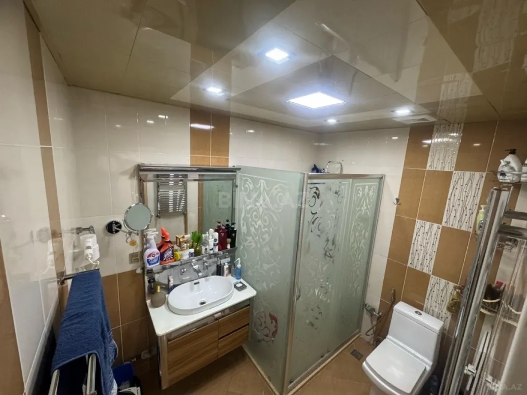 Satılır 4 otaqlı mənzil 217 m²