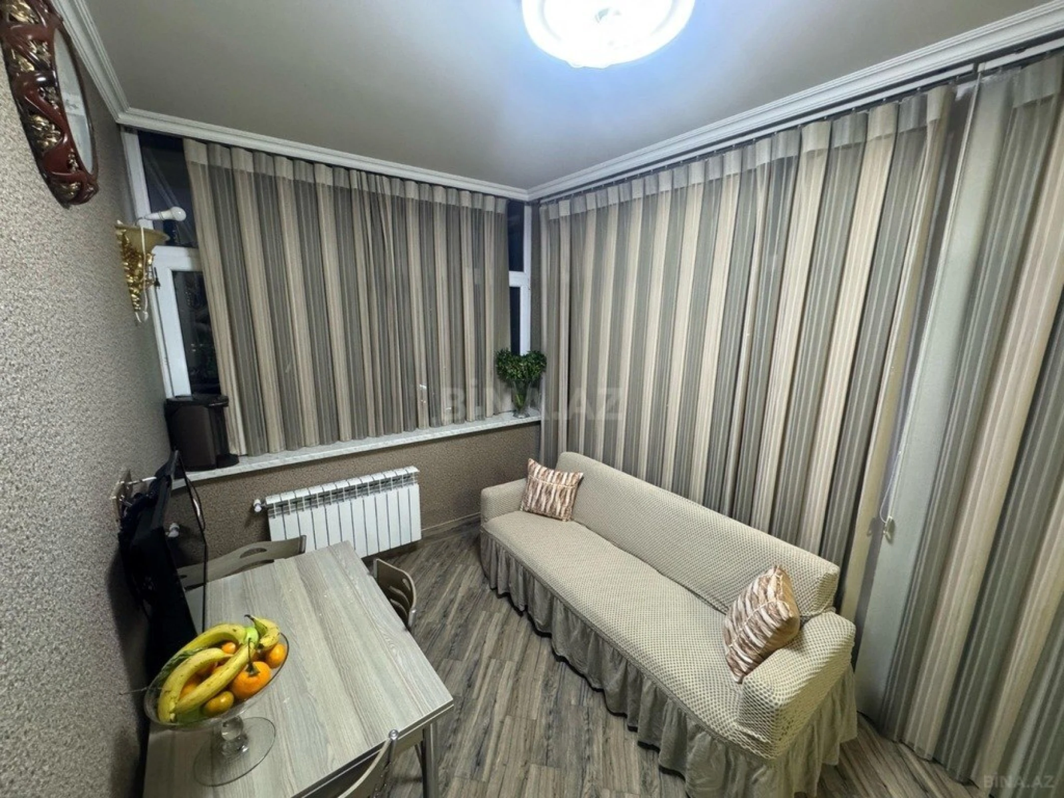 Satılır 4 otaqlı mənzil 217 m²