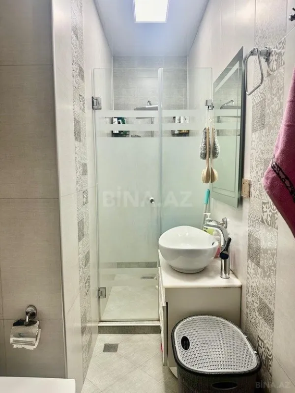 Satılır 4 otaqlı mənzil 217 m²