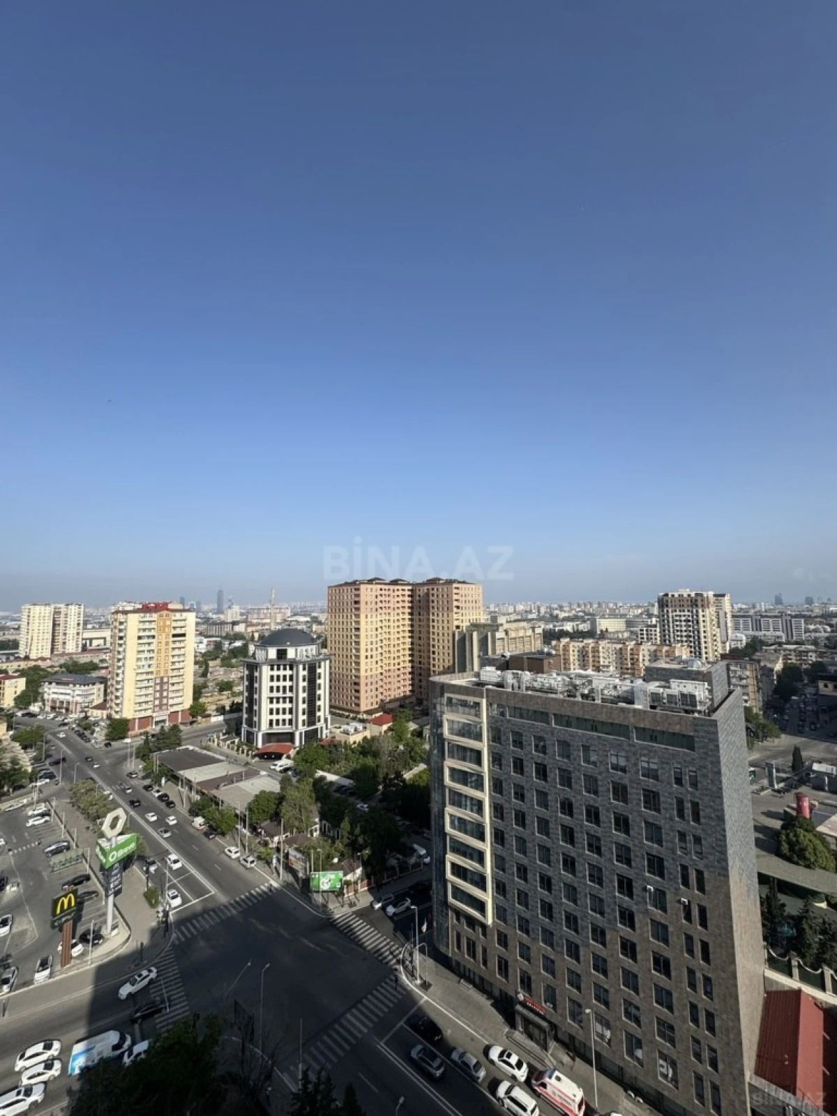 Satılır 4 otaqlı mənzil 217 m²