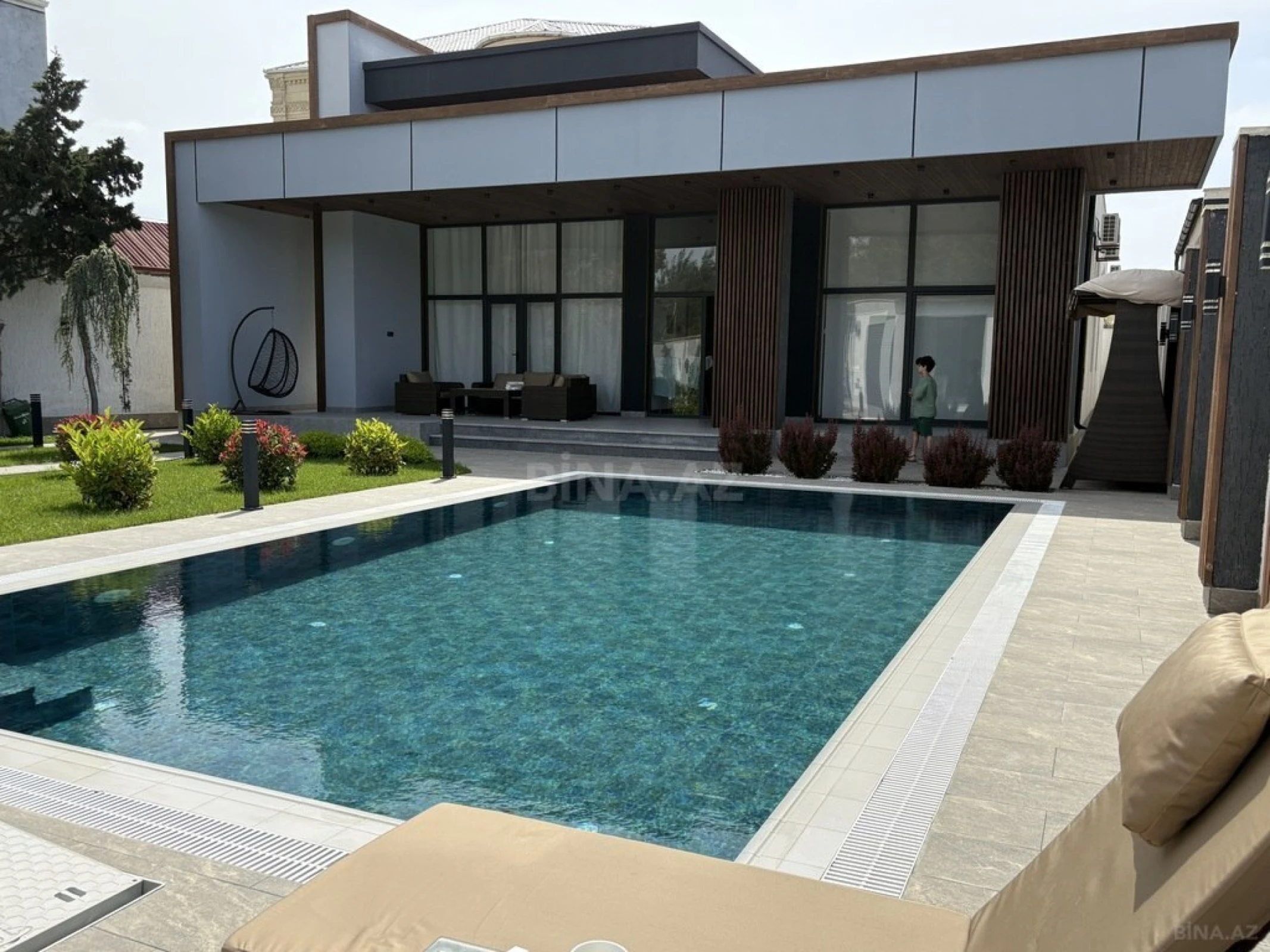 Kirayə verilir 5 otaqlı həyət evi 320 m²