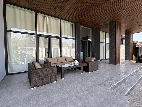 Kirayə verilir 5 otaqlı həyət evi 320 m²