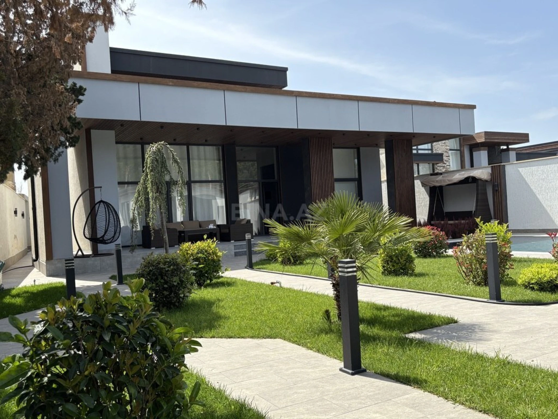 Kirayə verilir 5 otaqlı həyət evi 320 m²