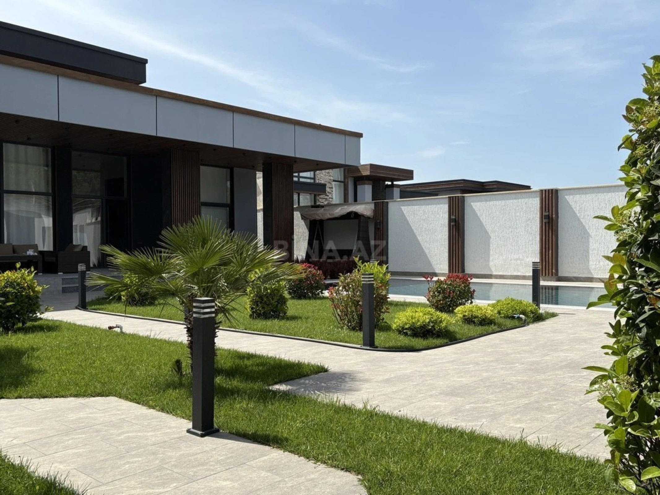 Kirayə verilir 5 otaqlı həyət evi 320 m²