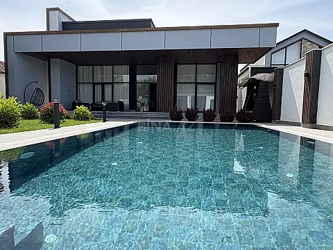 Kirayə verilir 5 otaqlı həyət evi 320 m²