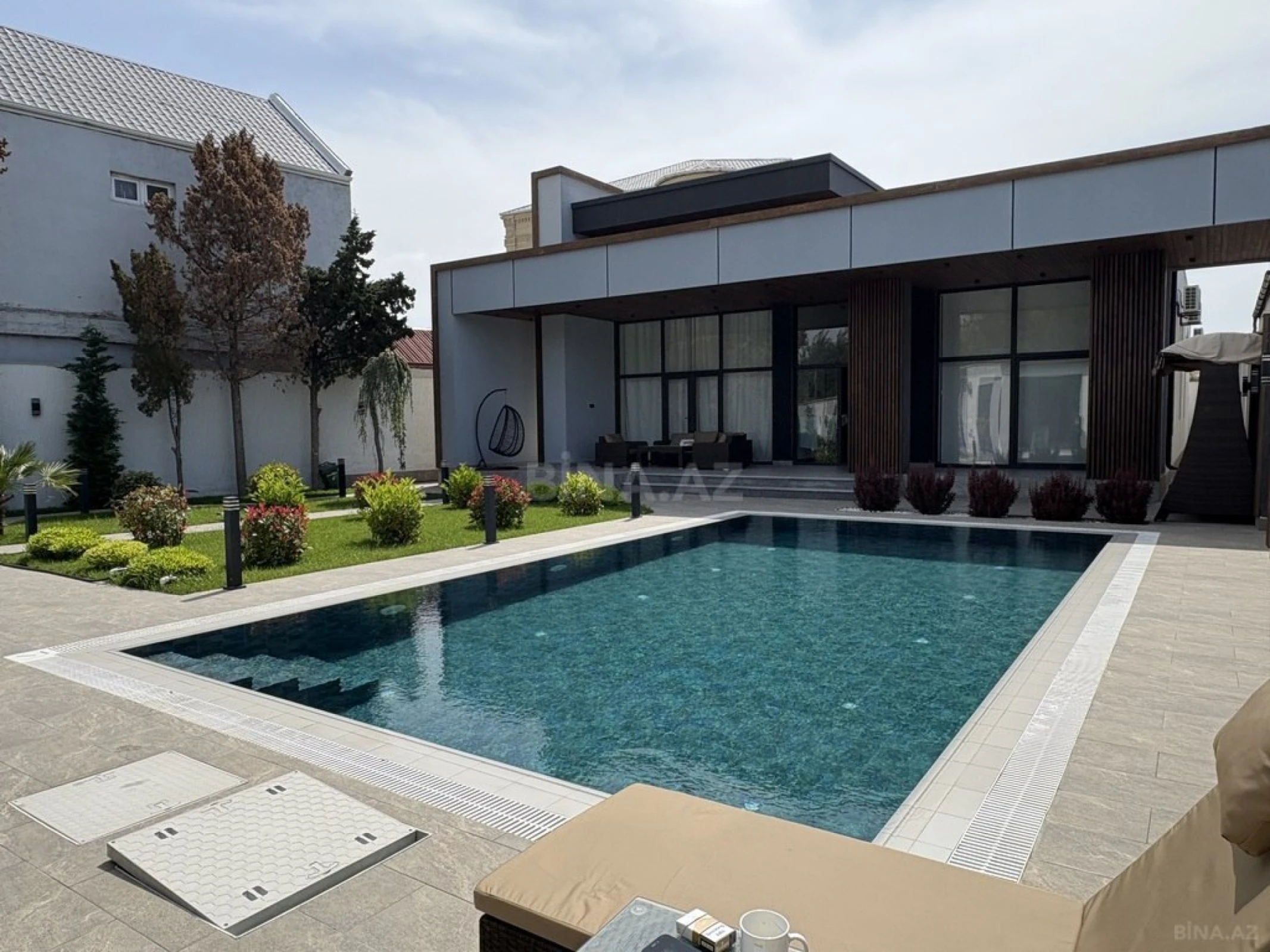 Kirayə verilir 5 otaqlı həyət evi 320 m²