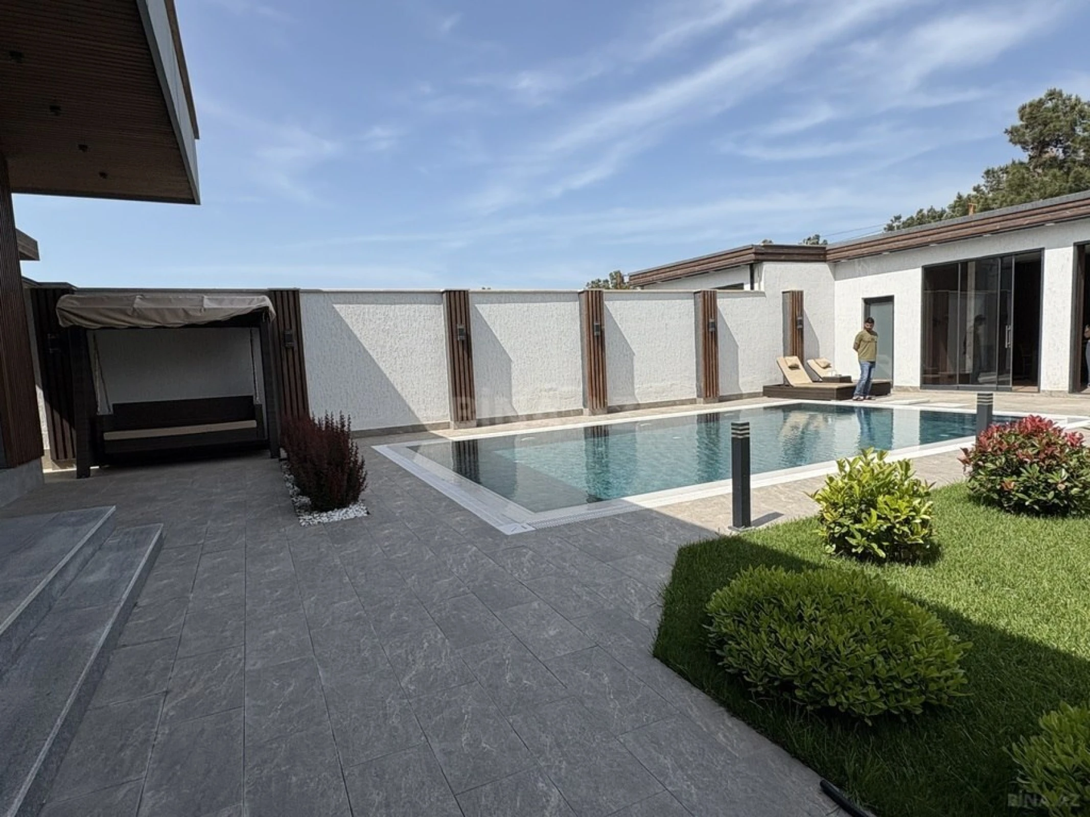 Kirayə verilir 5 otaqlı həyət evi 320 m²