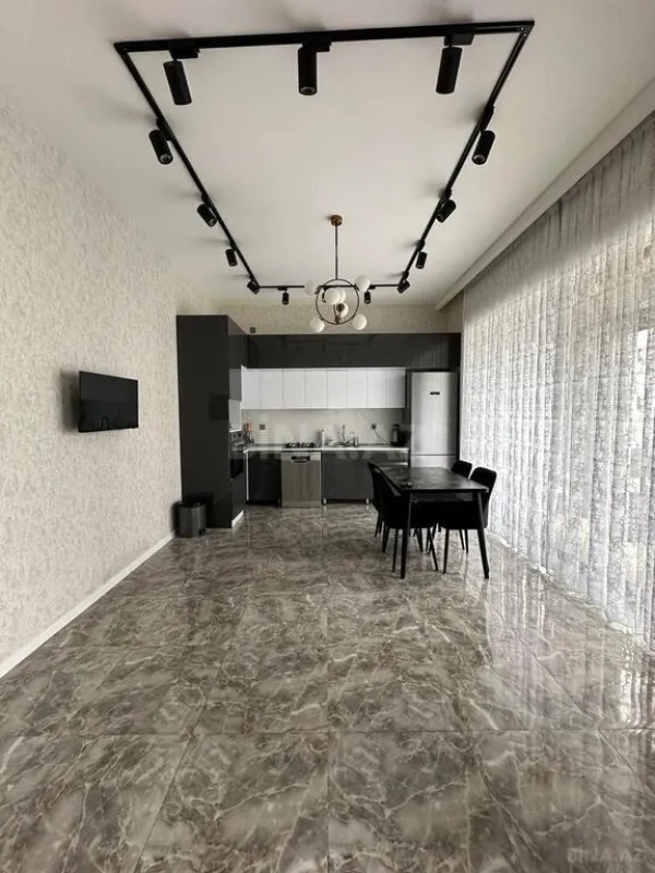 Kirayə verilir 5 otaqlı həyət evi 320 m²