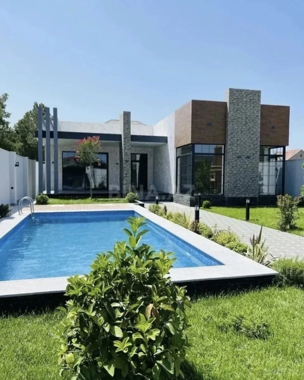 Kirayə verilir 4 otaqlı həyət evi 220 m²
