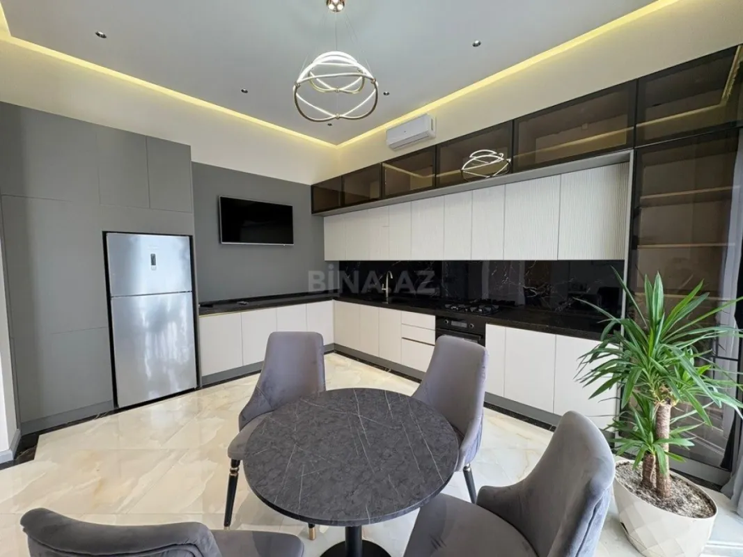 Kirayə verilir 4 otaqlı həyət evi 260 m²