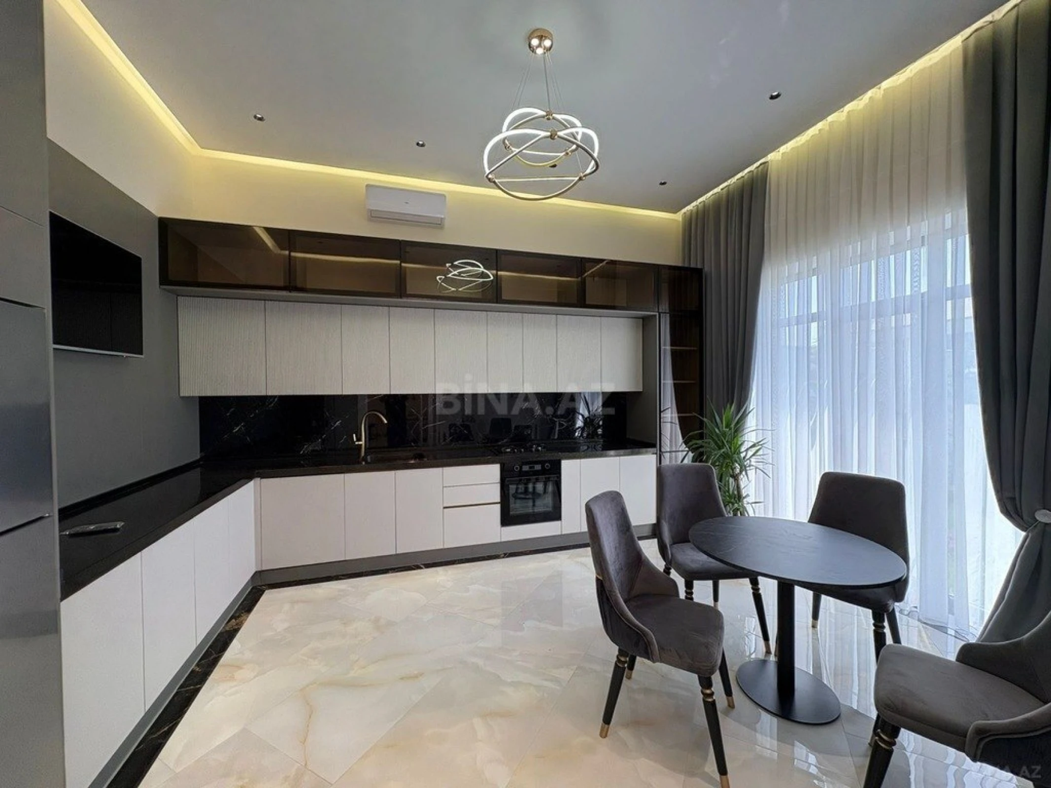 Kirayə verilir 4 otaqlı həyət evi 260 m²