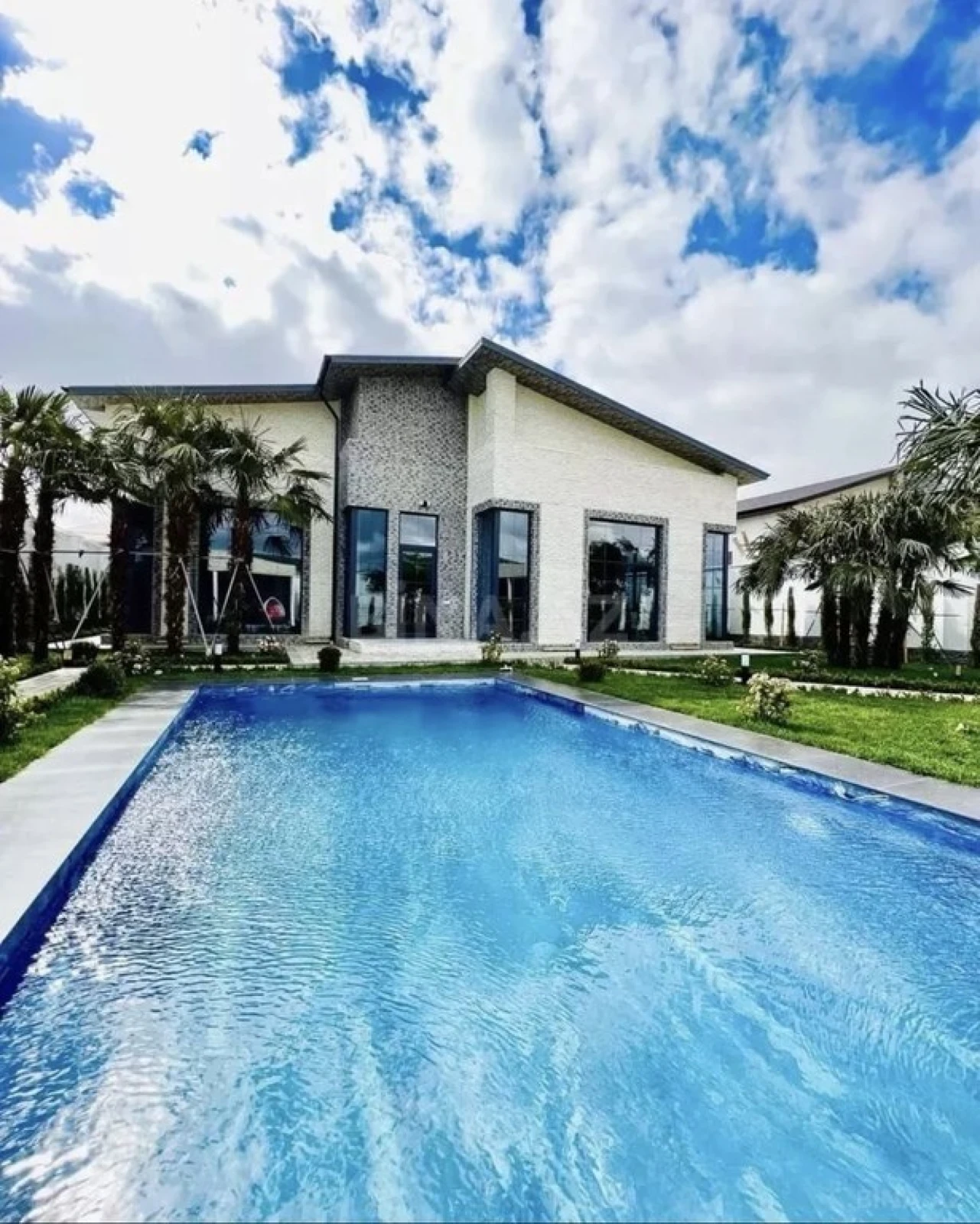 Kirayə verilir 4 otaqlı həyət evi 260 m²