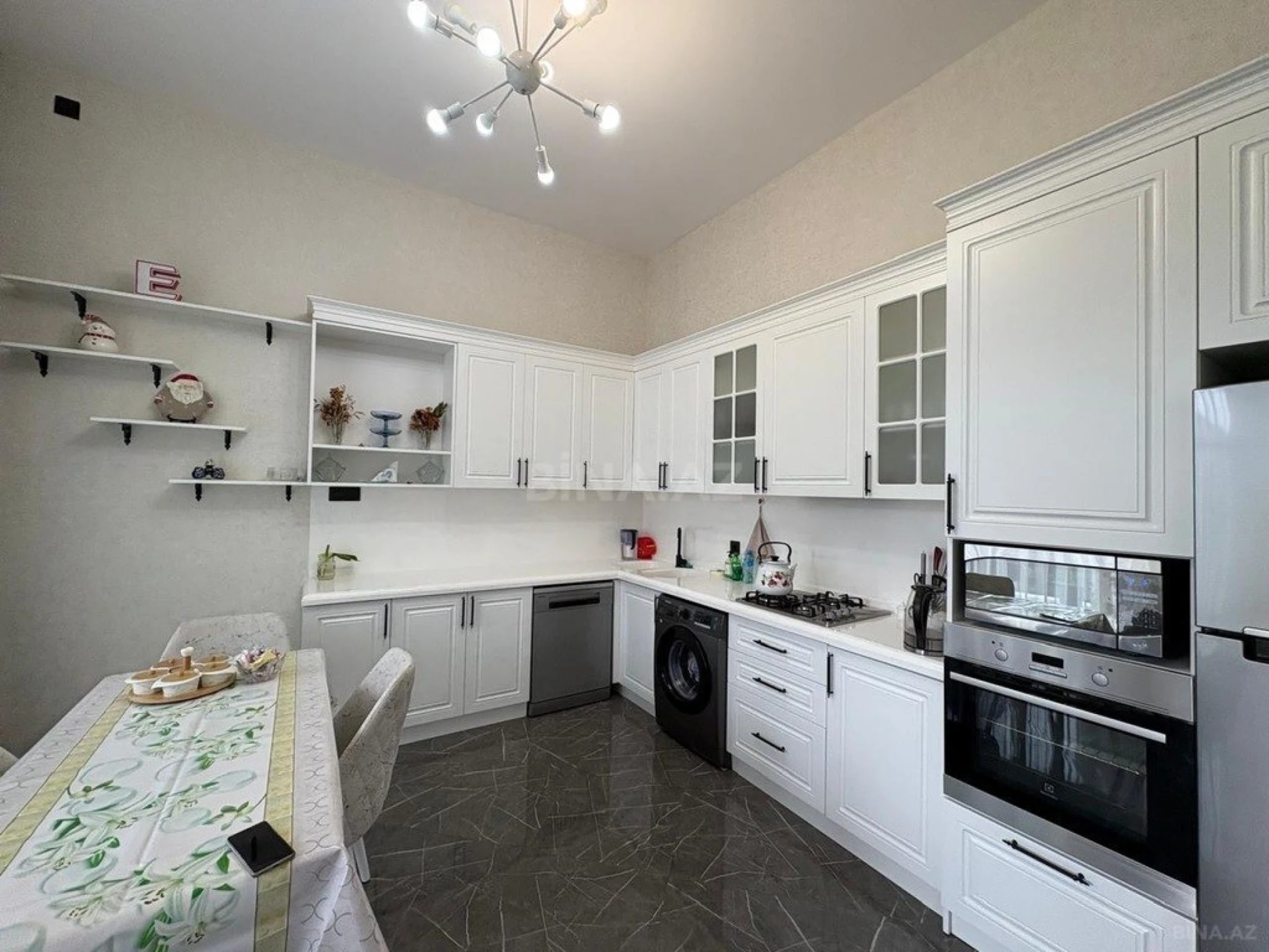 Kirayə verilir 4 otaqlı həyət evi 190 m²