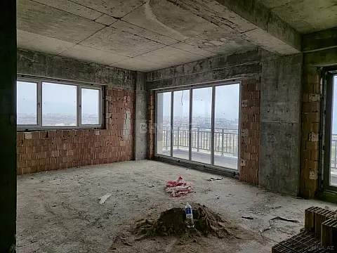 Satılır 3 otaqlı mənzil 157 m²