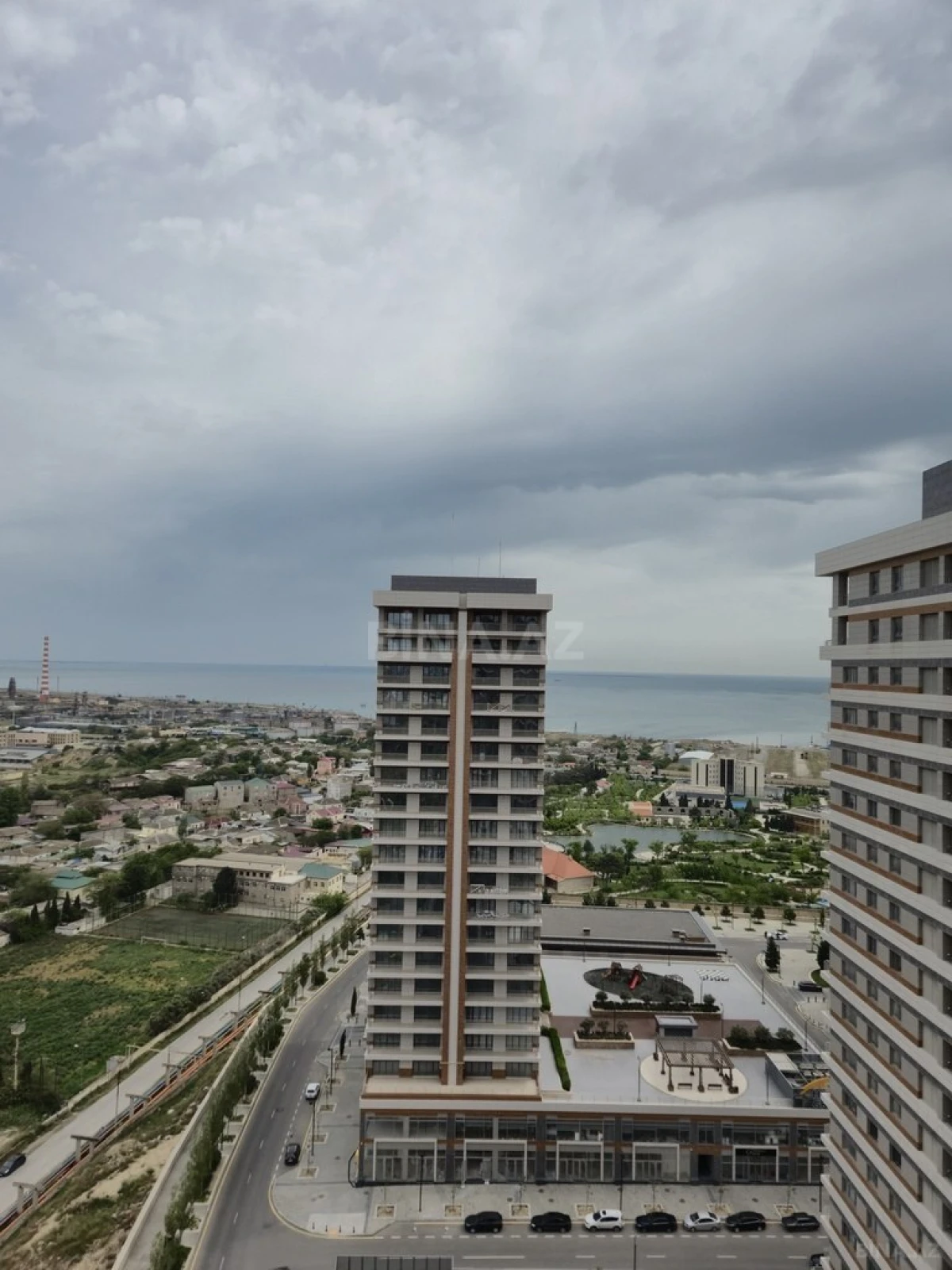 Satılır 3 otaqlı mənzil 157 m²